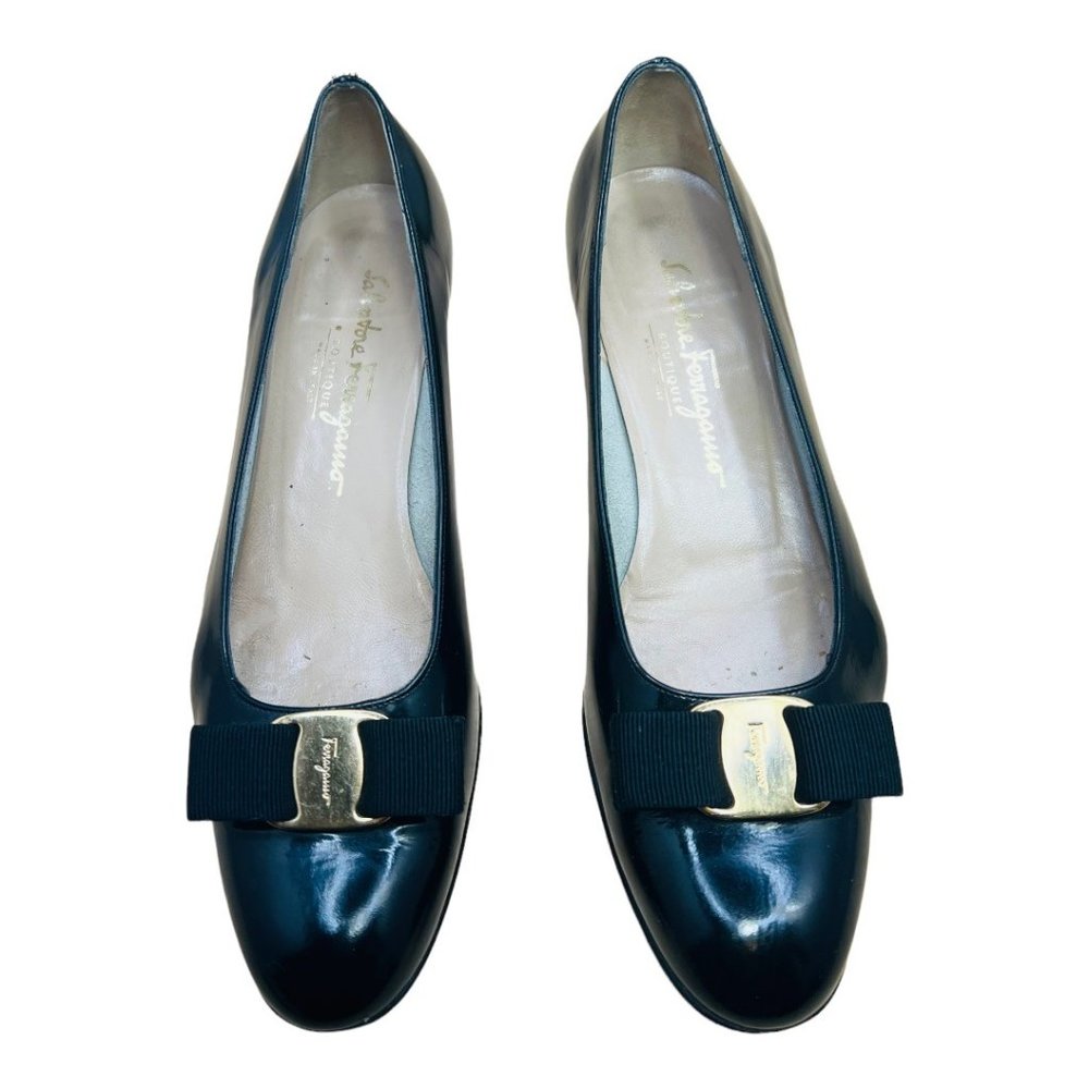 Salvatore Ferragamo Lillaz New Bone Calf Patent Leather Pumps Gold Logo 9.5AA - Picture 7 of 12
